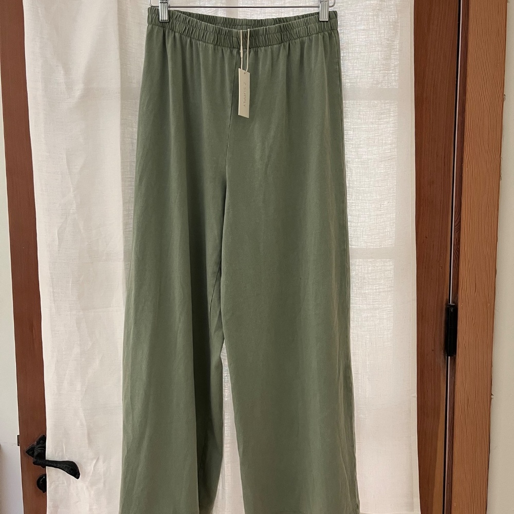 NEW Z SUPPLY scout jersey pants in avocado Medium